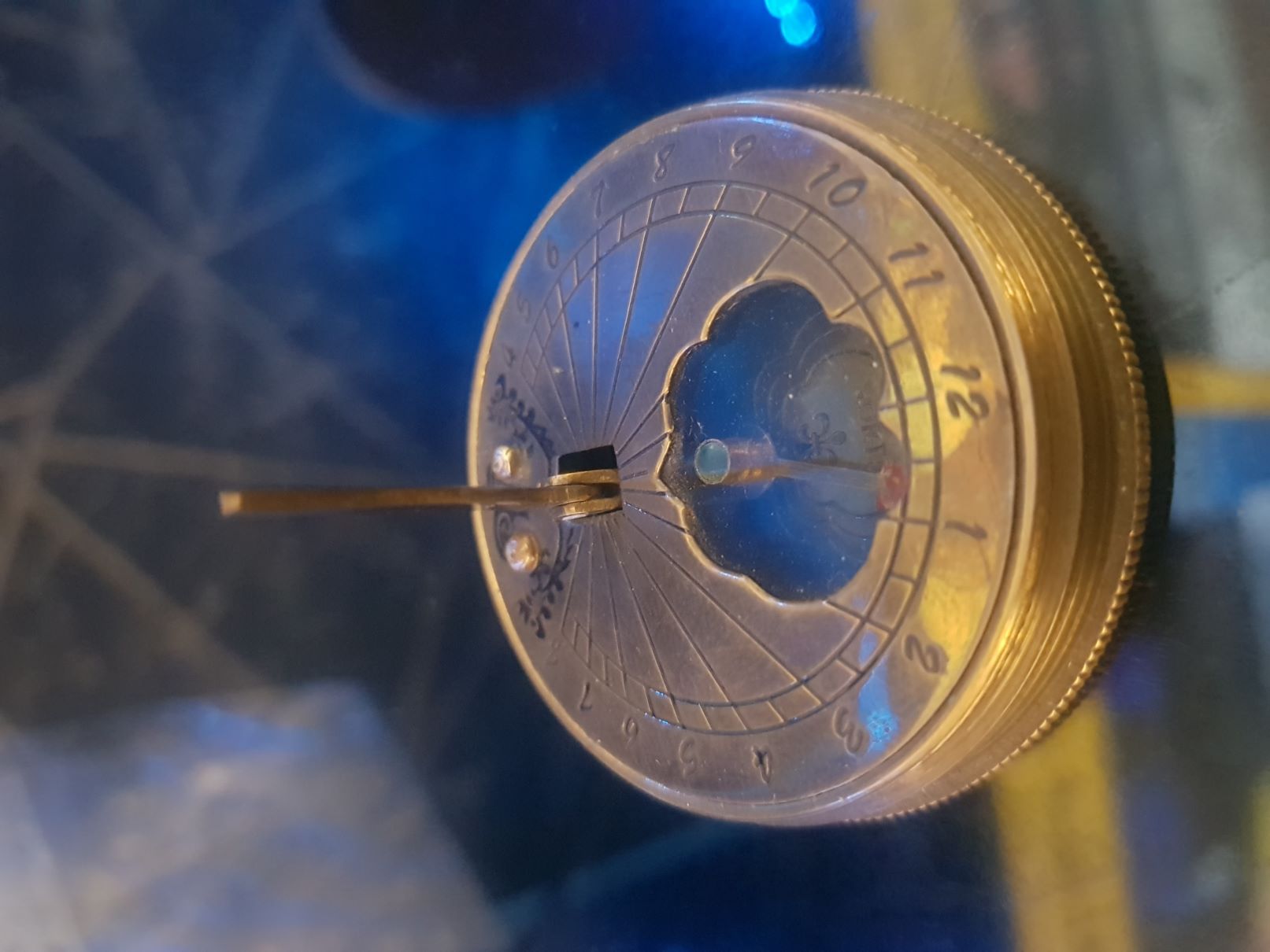 ساعت خورشیدی جیبی عتیقه